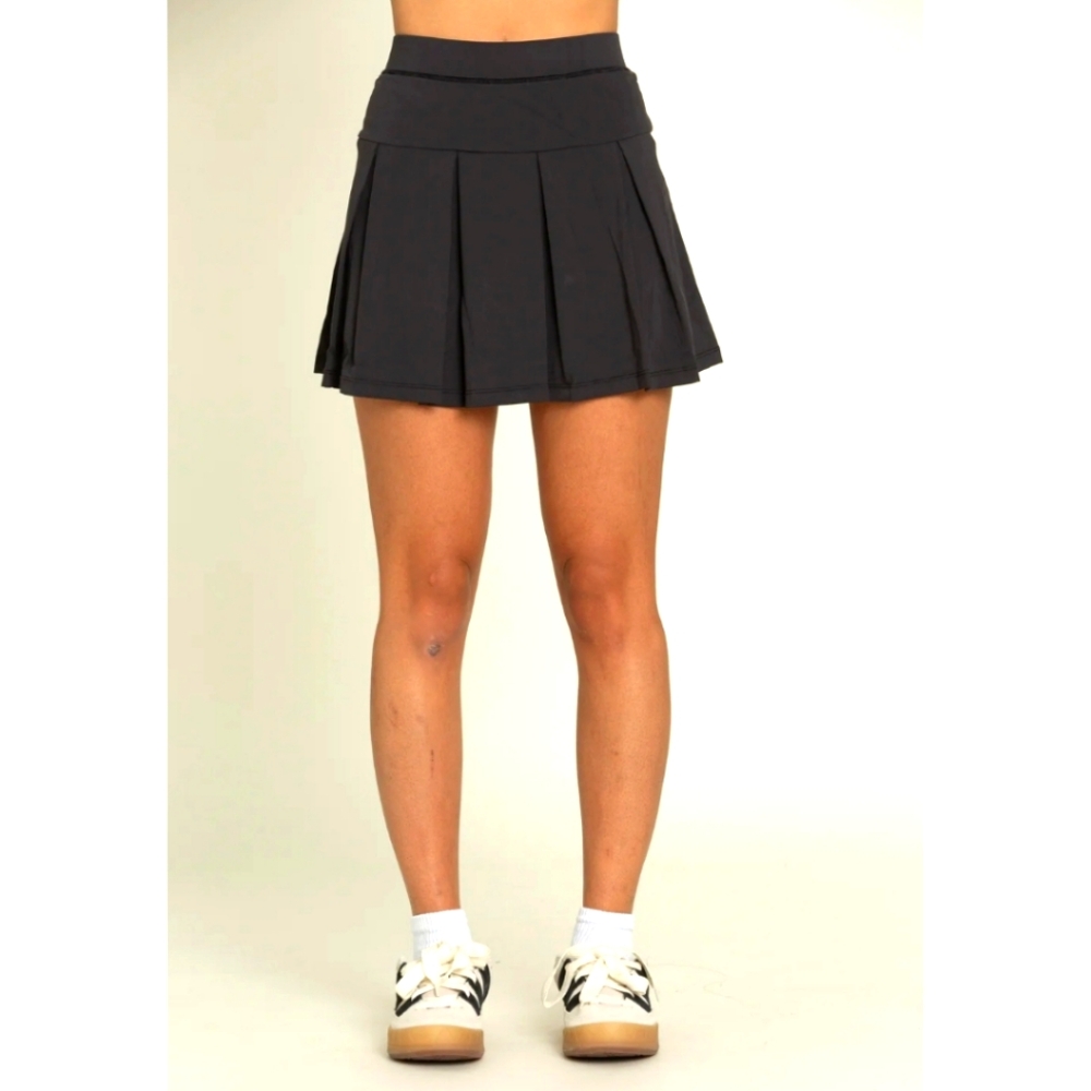 Gold Hinge Off-Black Wide Pleat Tennis Skirt sz L